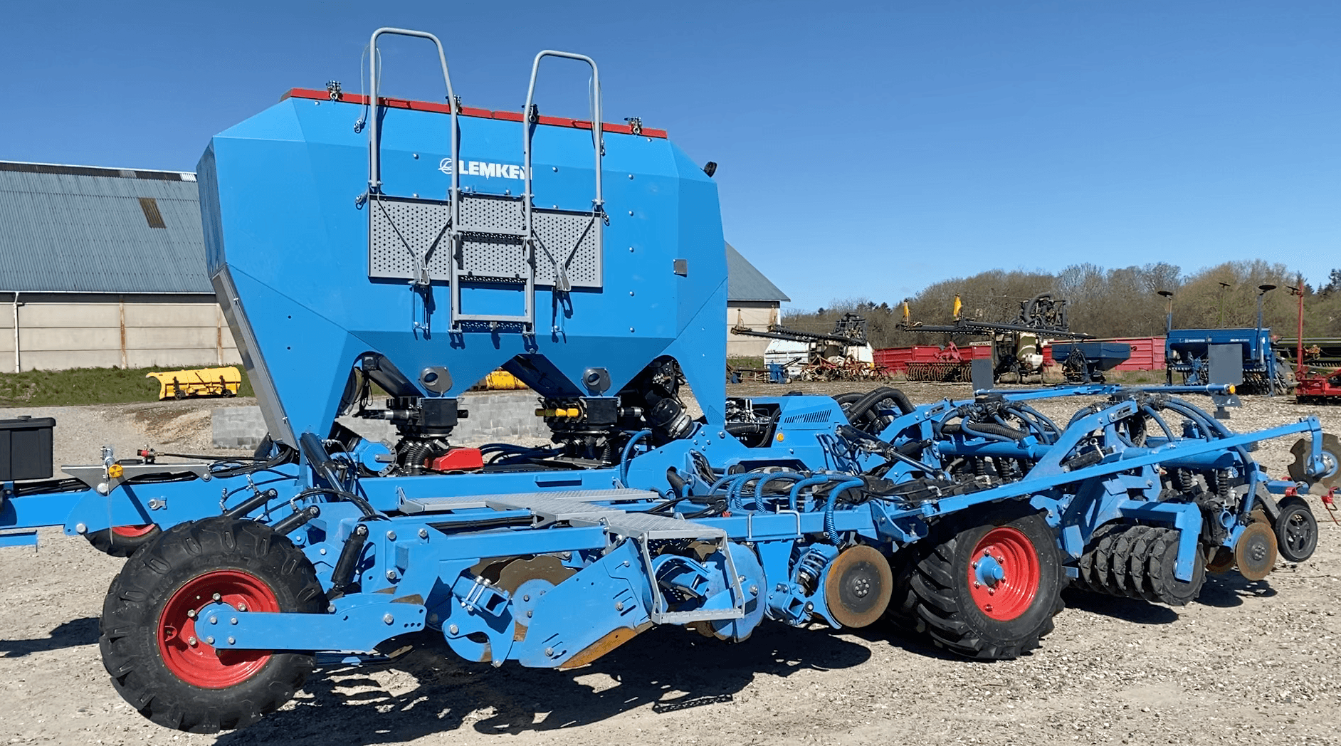 Dansk Maskincenter Lemken Soiltair Massey Ferguson 8740 Demo